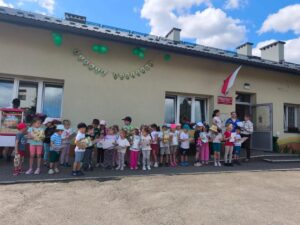 Dzieci nagrodzone w konkursie.